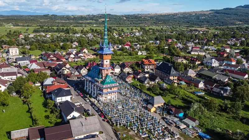 El Cementerio Alegre de Săpânța, una de las atracciones más importantes de Maramureș