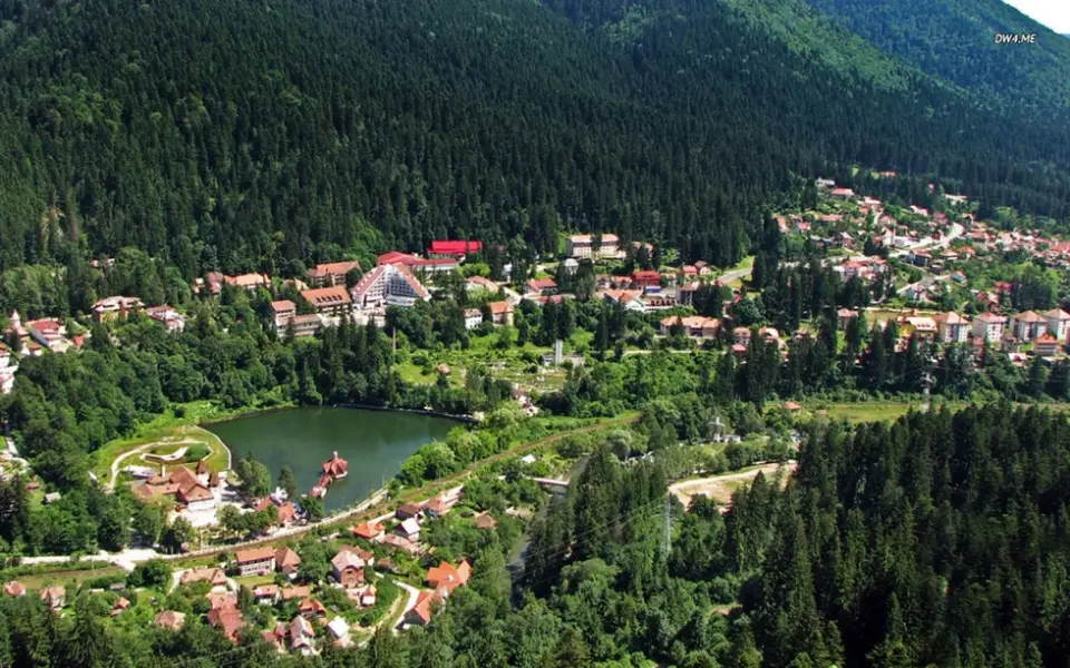 ¿Qué visitar en la estación balnearia Băile Tușnad y alrededores?